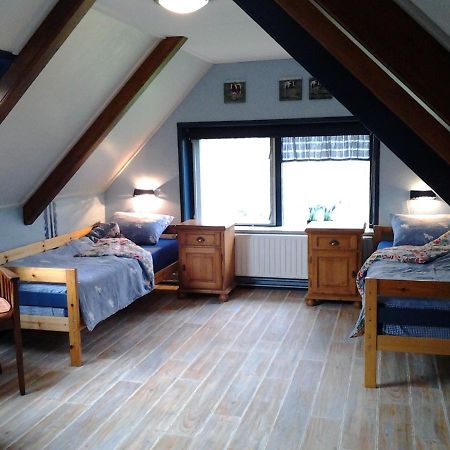 Bed & Breakfast “ Gastvrij Onthaal “ Een-West Exterior foto
